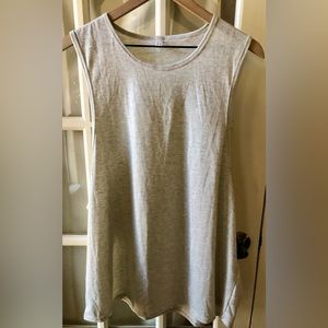 We Fit Mens sleeveless workout top in cream size XXL